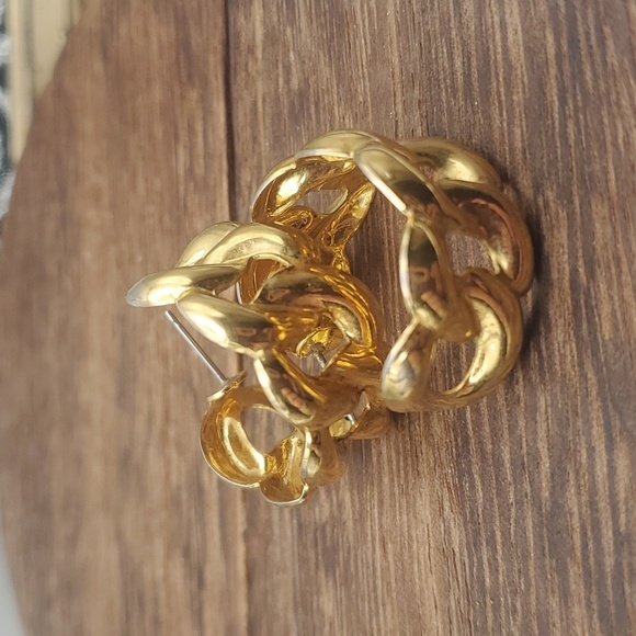 Jewelry - E297 high end fashion estate buckle hoops earrings